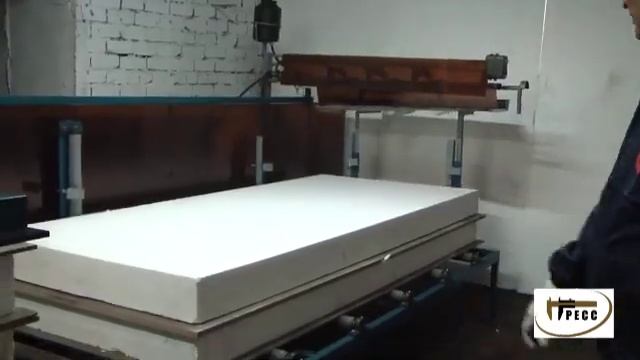 Автоматическая пресс-линия для производства СИП панелей. смотреть онлайн