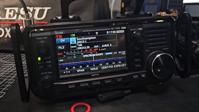 ICOM IC-705 - Load Repeater List and Demonstrate Monitor internet Mode смотреть онлайн