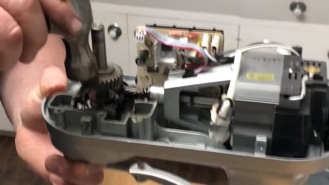 Repairing a KitchenAid Pro 600 смотреть онлайн