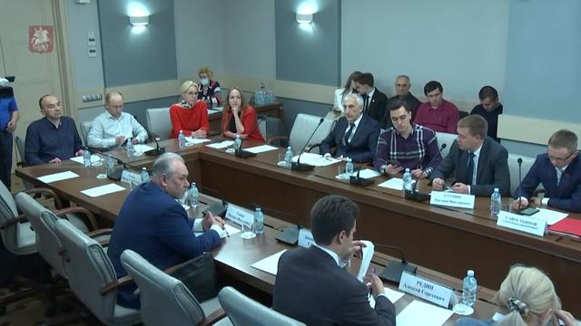 Сколько на самом деле стоит бензин и дизельное топливо, и проезд на общественном транспорте? смотреть онлайн