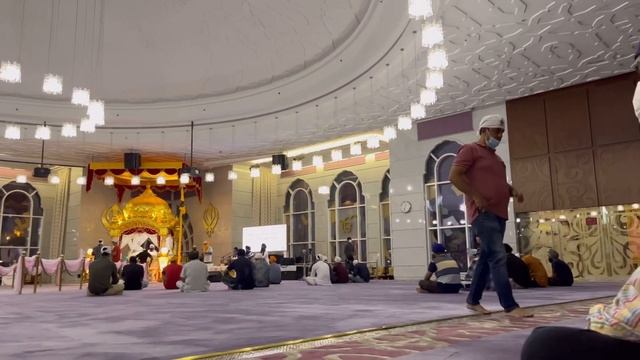 New golden temple Gurudwara in Dubai / full darshan + langar in UAE смотреть онлайн