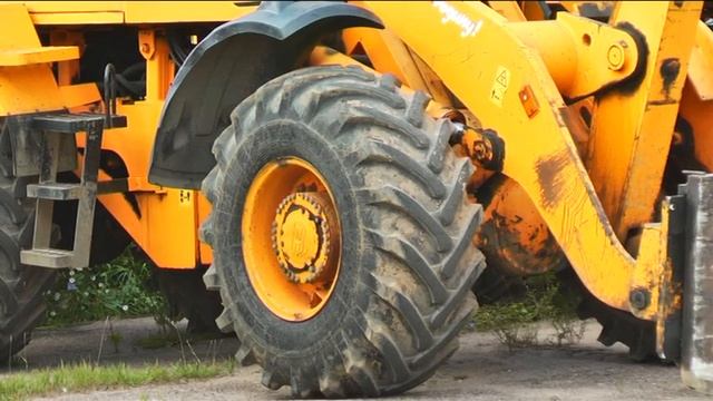 Во вторник в Тверь приехала первая партия техники из Москвы для ремонта дорог смотреть онлайн