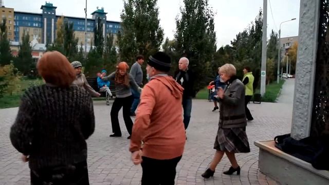 01 10 20 Танцы вокруг часов2 смотреть онлайн
