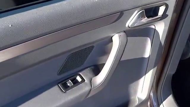 VOLKSWAGEN TOURAN 2.0 TDi Comfortline - D1 CARS. int смотреть онлайн