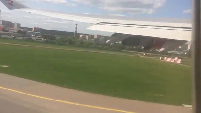 Взлет двухэтажного Боинга 747 -400(Россия) смотреть онлайн