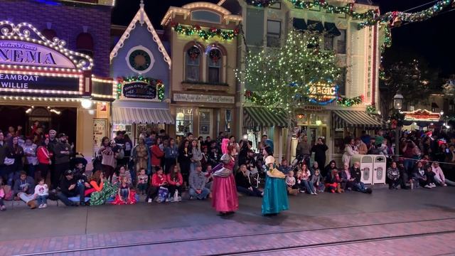 A Christmas Fantasy Parade 2018 Disneyland Resort At Disneyland Park