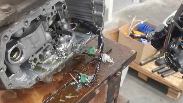 Снимаем гидроблок на Nissan Teana J32 смотреть онлайн