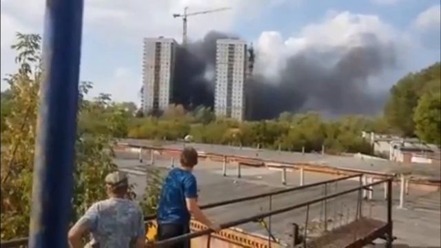 Пожар на Барабинской в Тюмени затушили до приезда пожарных смотреть онлайн