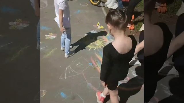 День защиты детей (парк Быстринский город РЕЖ 01.06.19) смотреть онлайн