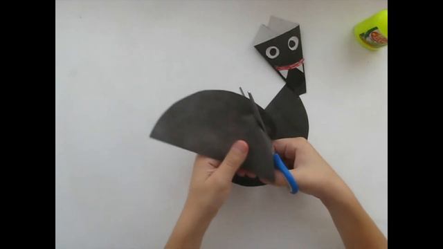 ЛЕТУЧАЯ МЫШЬ НА ХЭЛЛОУИН ИЗ БУМАГИ. ТОП 3 простых способа! смотреть онлайн