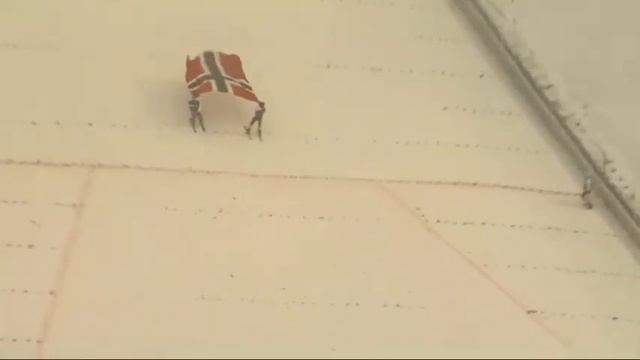 Kaviar, majones og julenisse blant publikum смотреть онлайн