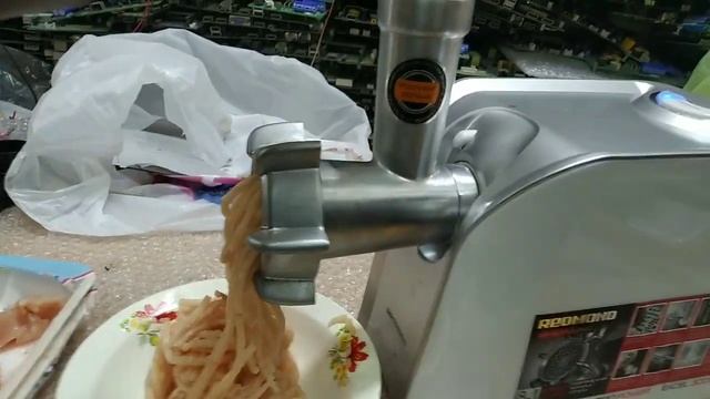 Тестирование мясорубки Redmond ? смотреть онлайн