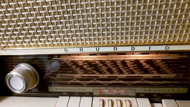 Ламповый радиоприемник Grundig 3067 1959г. смотреть онлайн