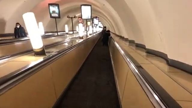 Бесконечный спуск. Метро. Санкт-Петербург
