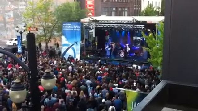 Joel Plaskett Emergency on stage at Supercrawl смотреть онлайн