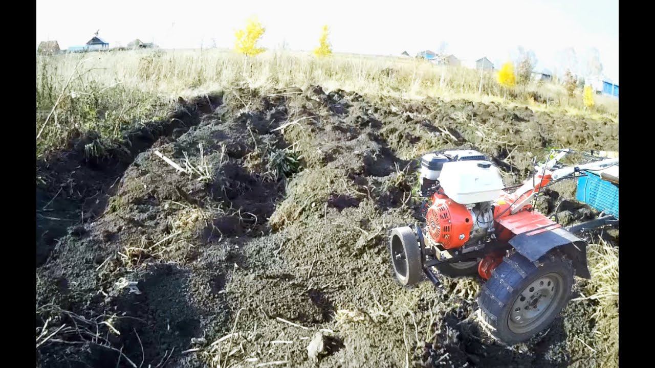 Тест-драйв на мотоблоке с самодельными вездеходовскими колёсами по вспаханной целине смотреть онлайн
