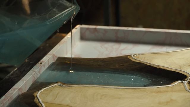 ? Стол с эпоксидной смолой | Стол-река (Семен Стародубцев). Смола для заливки столешниц. смотреть онлайн