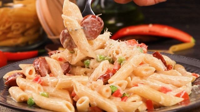 Если хотите приготовить сытную сливочную пасту для всей семьи, вот рецепт! смотреть онлайн