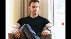 От Ясемин Озилхан Керему Бюрсину: С днем рождения!