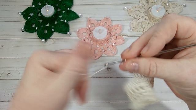 Свеча на Снежинке. Оригинальная салфетка украшенная Жемчугом смотреть онлайн