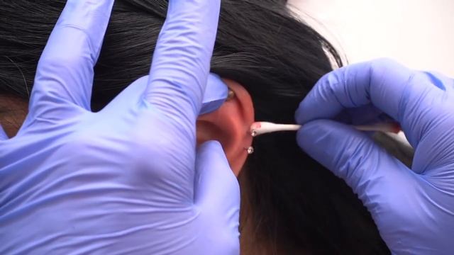 Here Is 1 Reason Why Piercings Bleed! смотреть онлайн