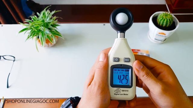 Máy Đo Cường Độ Ánh Sáng Benetech GM1010 смотреть онлайн