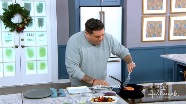 Brad Miller - Cranberry Glazed Salmon - Home & Family смотреть онлайн