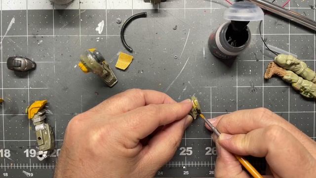 FINAL FACTION Dollar Store Repaint - How to take this dollar droid and do a custom paint job смотреть онлайн