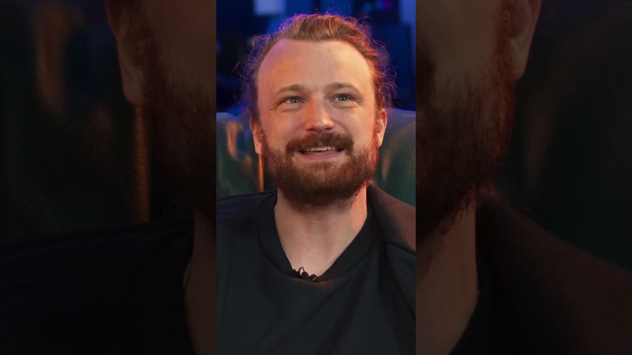 Нельзя просто ударить актёра в лицо на съёмках! #графика #кино #боевик смотреть онлайн