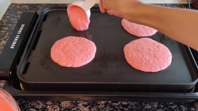 Easy Strawberry Pancakes | Strawberry Cake Mix Pancakes смотреть онлайн