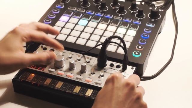 ACID on Novation Circuit & Volca Bass смотреть онлайн