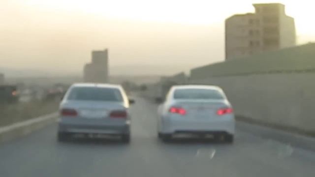 Mercedes Benz E320 VS Toyota Camry смотреть онлайн