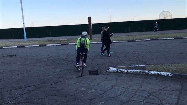 Рюкзак Велосипедиста с поворотниками смотреть онлайн