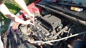 Замена свечей на Toyota Vitz 1szfe