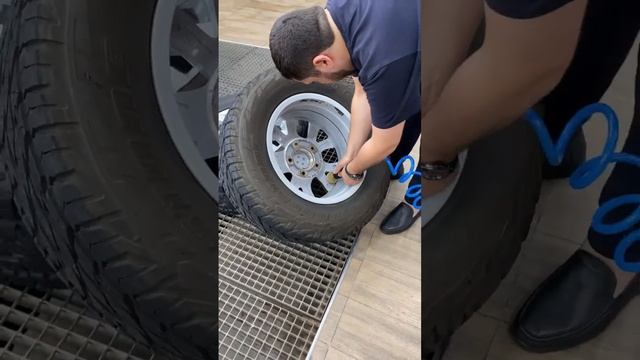 Устраняем биение и вибрации в колёсах! Самая точная балансировка колёс с диагностикой под нагрузкой смотреть онлайн