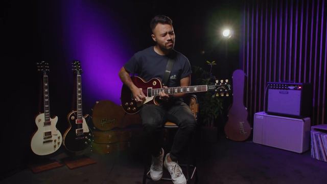 Gibson Custom Colors Les Paul Standard 50s Plain Top Sparkling Burgundy Demo смотреть онлайн