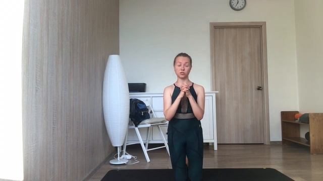 Йога для начинающих. Осваиваем ширшасану! Стойка на голове??♀️ смотреть онлайн