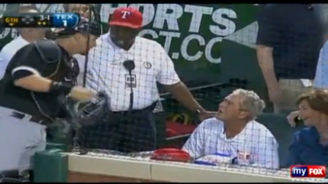 Мяч чуть не попал в Джорджа Буша смотреть онлайн