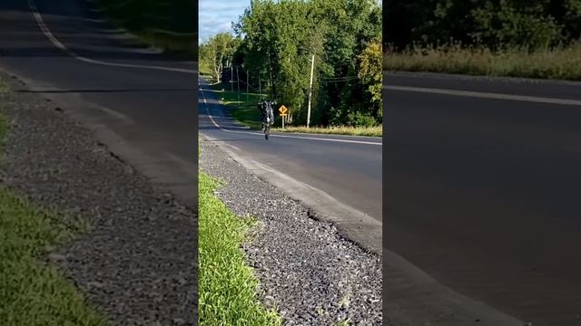 2022 Suzuki DR-Z 400S Wheelie смотреть онлайн