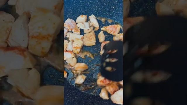 #рецепт курочки с сладким перцем в сливочно-сырном соусе? пальчики оближешь? смотреть онлайн