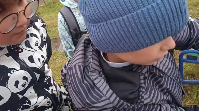 (Внеплановое видео но с командой) Треш н а нашей площадке смотреть онлайн