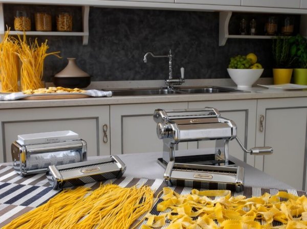 В чем отличие лапшерезок Marcato от Imperia.