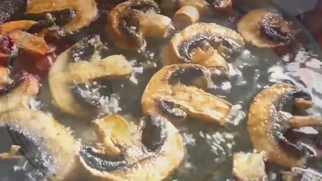 КАК ПРИГОТОВИТЬ ВКУСНЕЙШИЕ ЖАРЕНЫЕ ШАМПИНЬОНЫ ЗА НЕСКОЛЬКО МИНУТ. смотреть онлайн