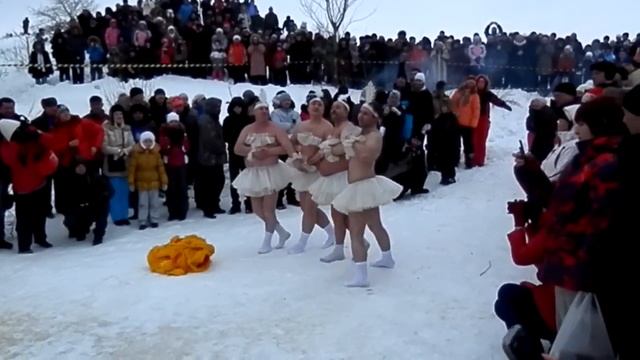 Зимние забавы в Угличе 2013г смотреть онлайн