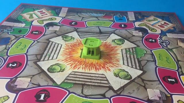 Creepy Cauldron (1992) by MB Games - Rare Spooky 3D Halloween Vintage Board Game Review смотреть онлайн