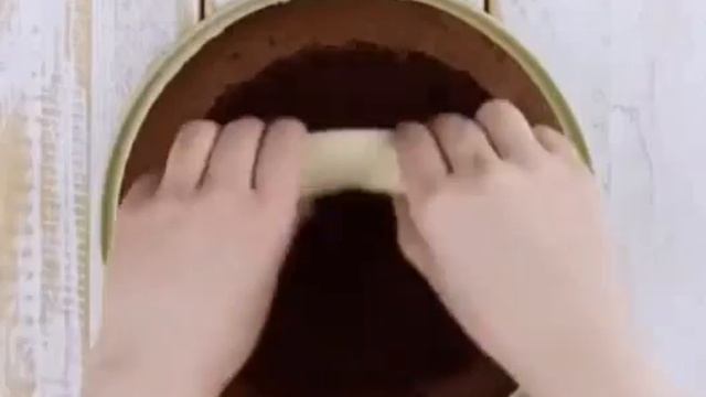 Вкуснейший торт с бананами и сливками "Норка крота" смотреть онлайн