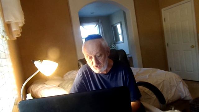 Реббе если бы были достойные врачи я бы слово не сказал...но они нарушат Божий Закон?(Аркади) смотреть онлайн