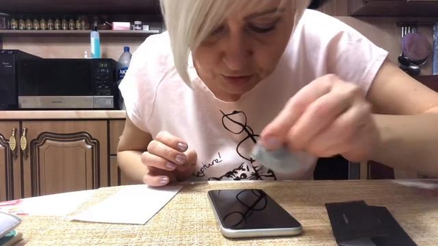 Как наклеить стекло на телефон/как наклеить защитное стекло на экран телефона самому