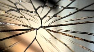 Разбить зеркало случайно к чему это - плохая примета