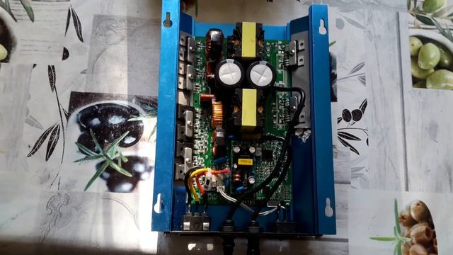 Короткий обзор внутриннестей грид инвертора Soyo 500